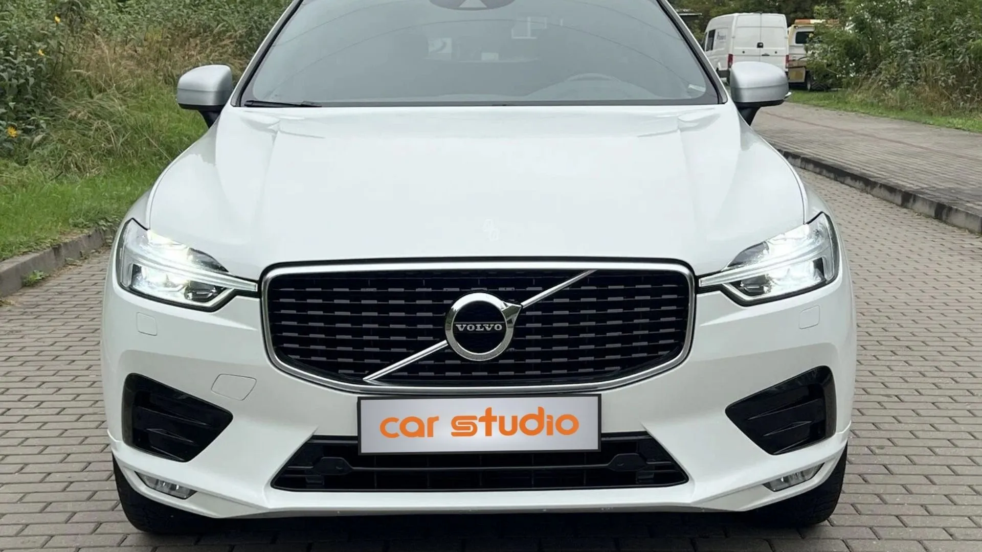 With Custom Logo